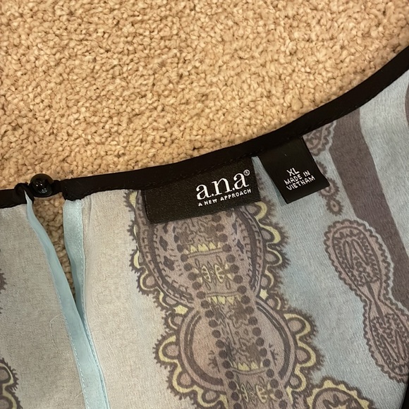 a.n.a. A New Approach tank/blouse blue, black - Picture 3 of 7